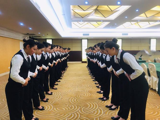 寬溝第三天基礎(chǔ)服務(wù)禮儀培訓(xùn)